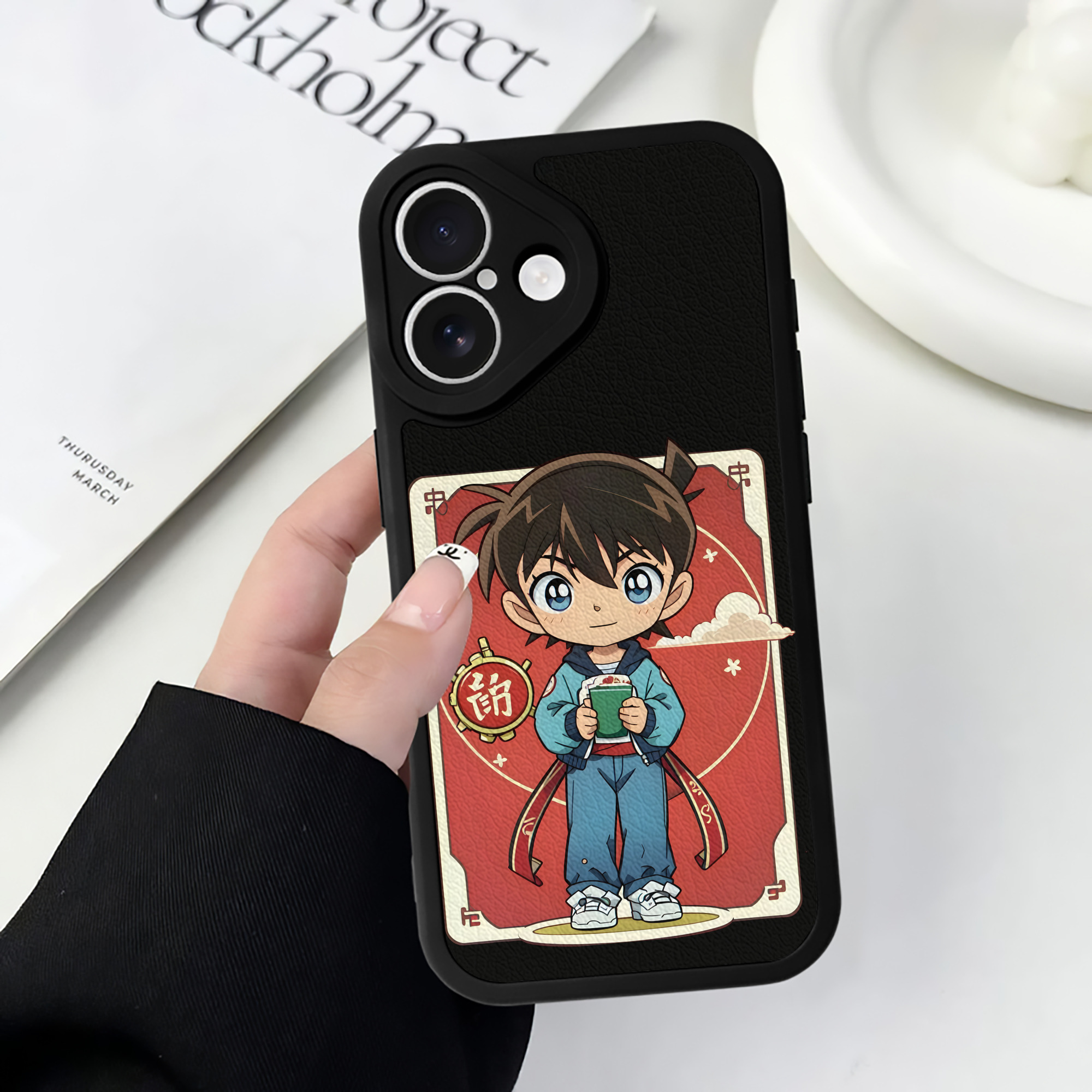 （画像用） 名探偵コナン 江戸川 コナン Detective Conan Conan Edogawa 【iPhone 16シリーズ対応】シリコンスマホケース（レザー調） 材質：シリコン